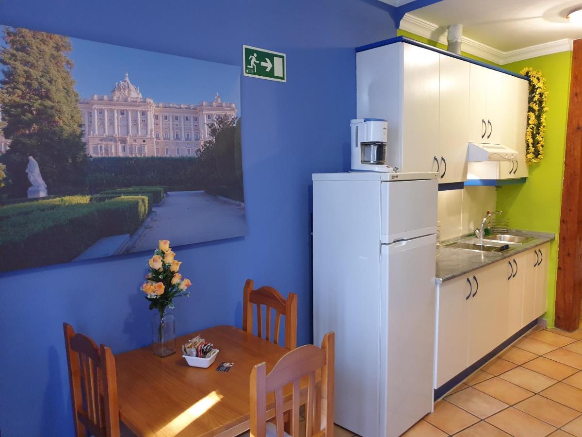 Apartamentos Dana Sol Madrid Exterior photo